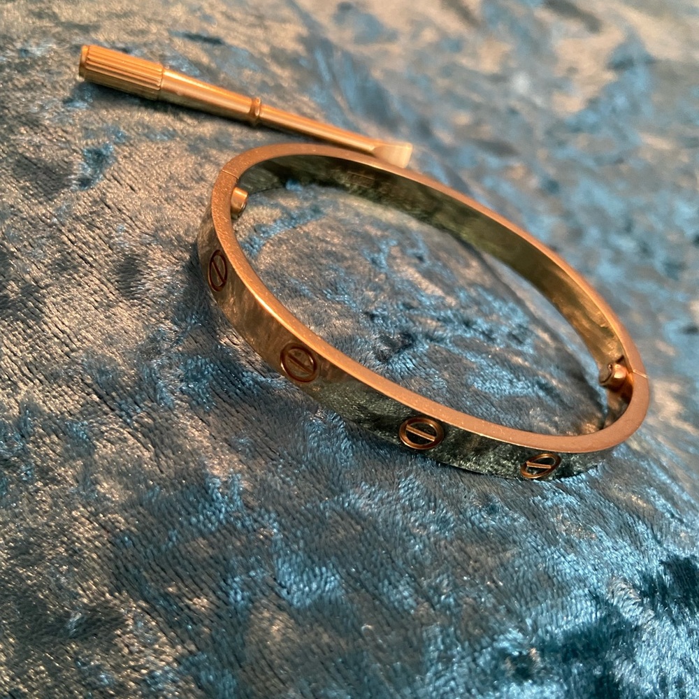 Bracelet